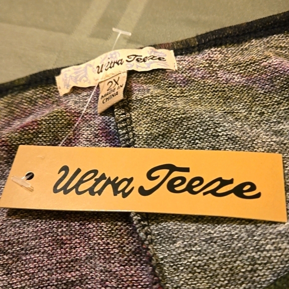 Ultra Teeze Women size 2X Top Dolman sleeves Multicolored - Picture 4 of 9